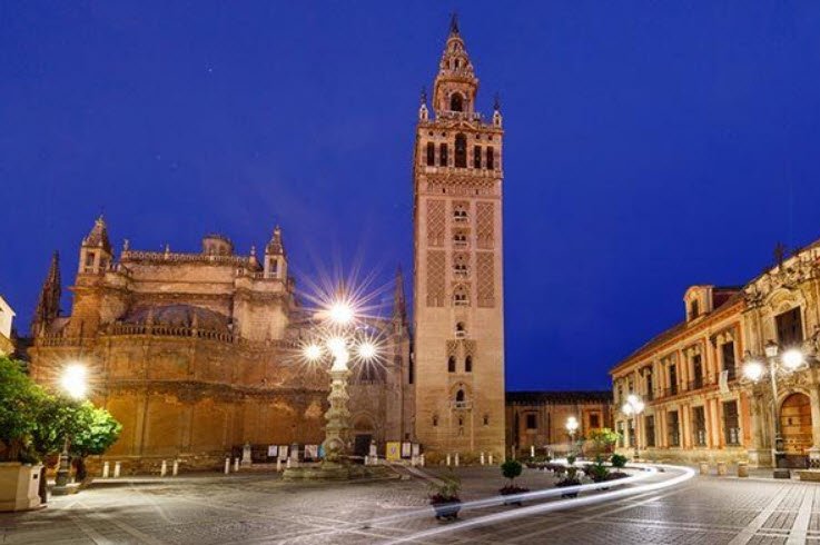 Seville Cathedral &amp; Giralda Tower, Seville, Andalusia, Spain